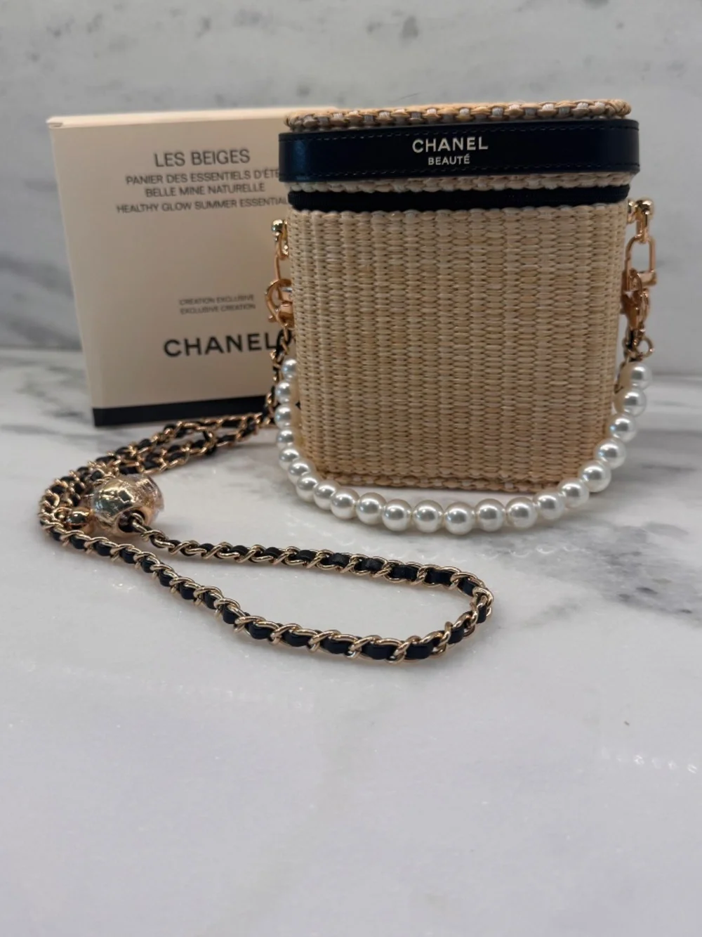 FABULOUS GIFT! CHANEL Beaute Les Beiges Raffia Makeup Vanity Crossbody Bag GWP